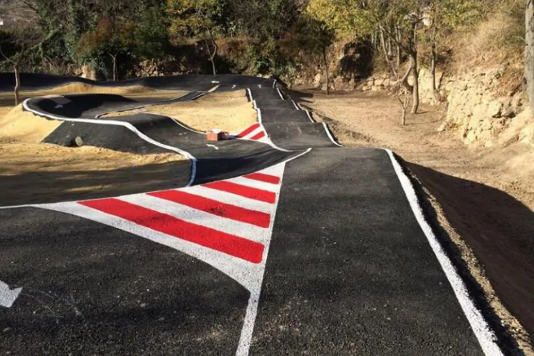 Pump track
