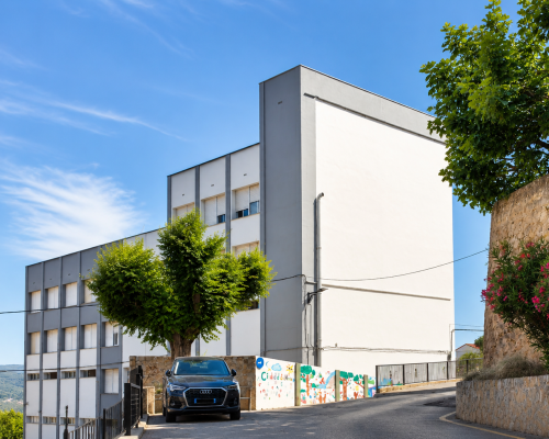 Vista del edificio de la Escuela Hogar